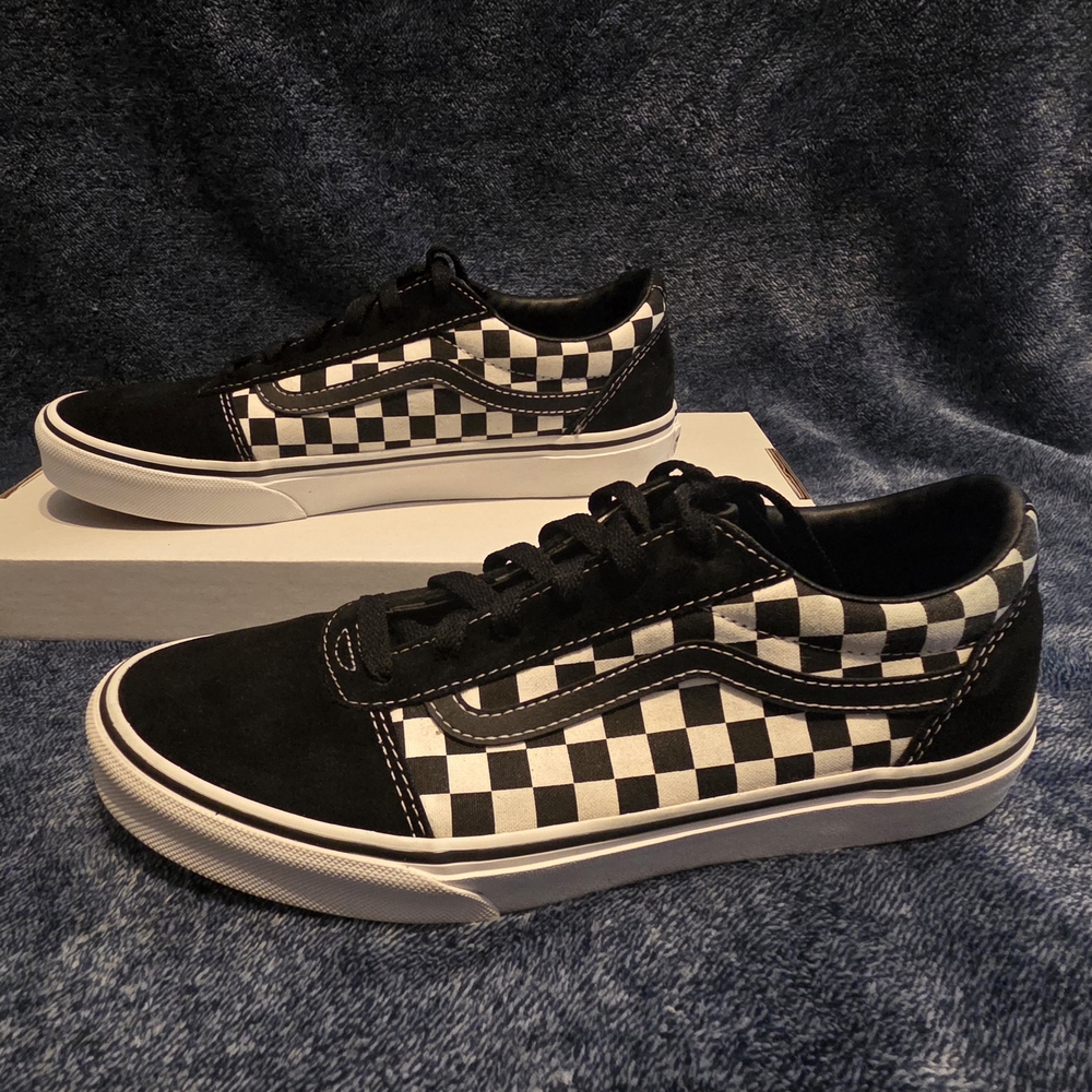 Vans Black and White Checkered Shoes. Size: Youth 6